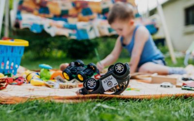 20 Fun & Easy Garden Play Ideas