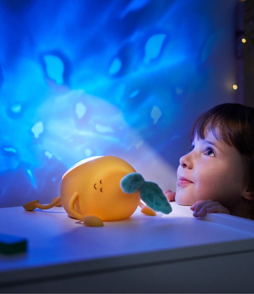 Lemon-shaped Silicone Projector Nightlight - Basil