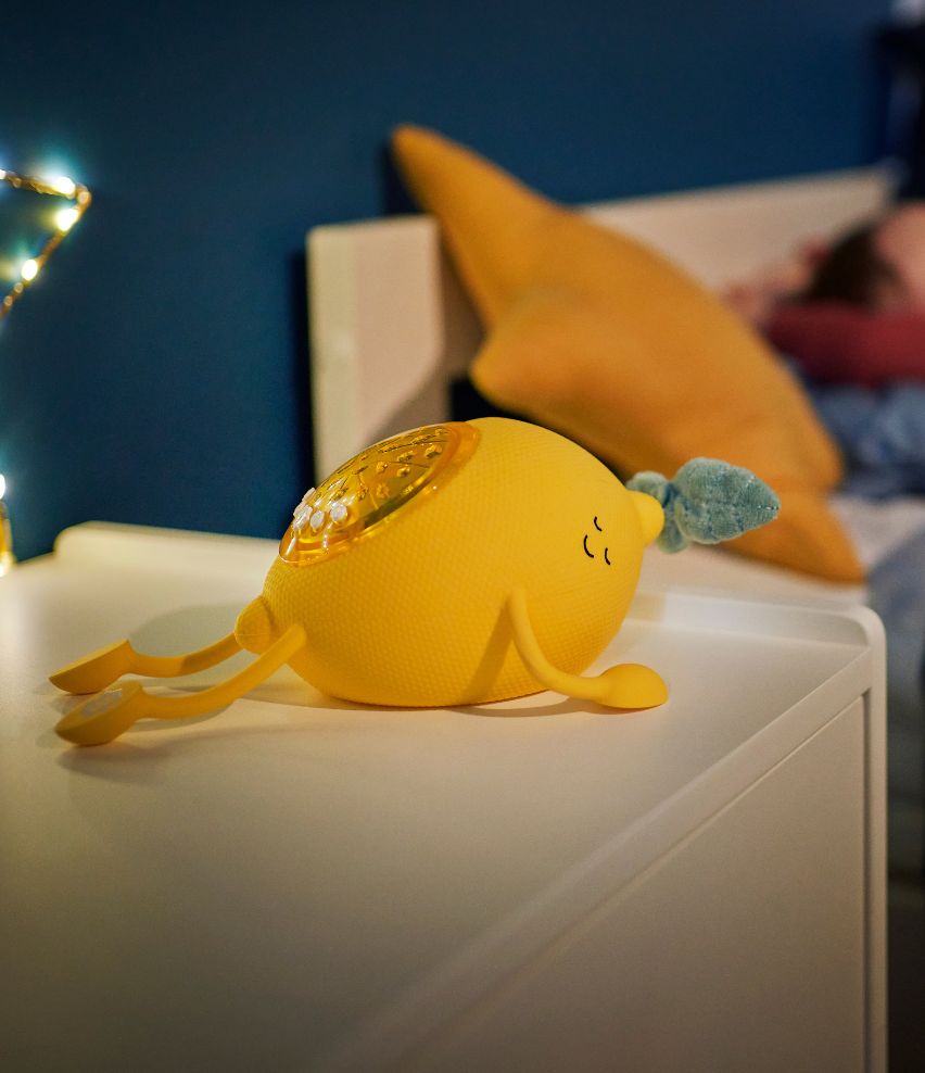 Lemon-shaped Silicone Projector Nightlight - Basil