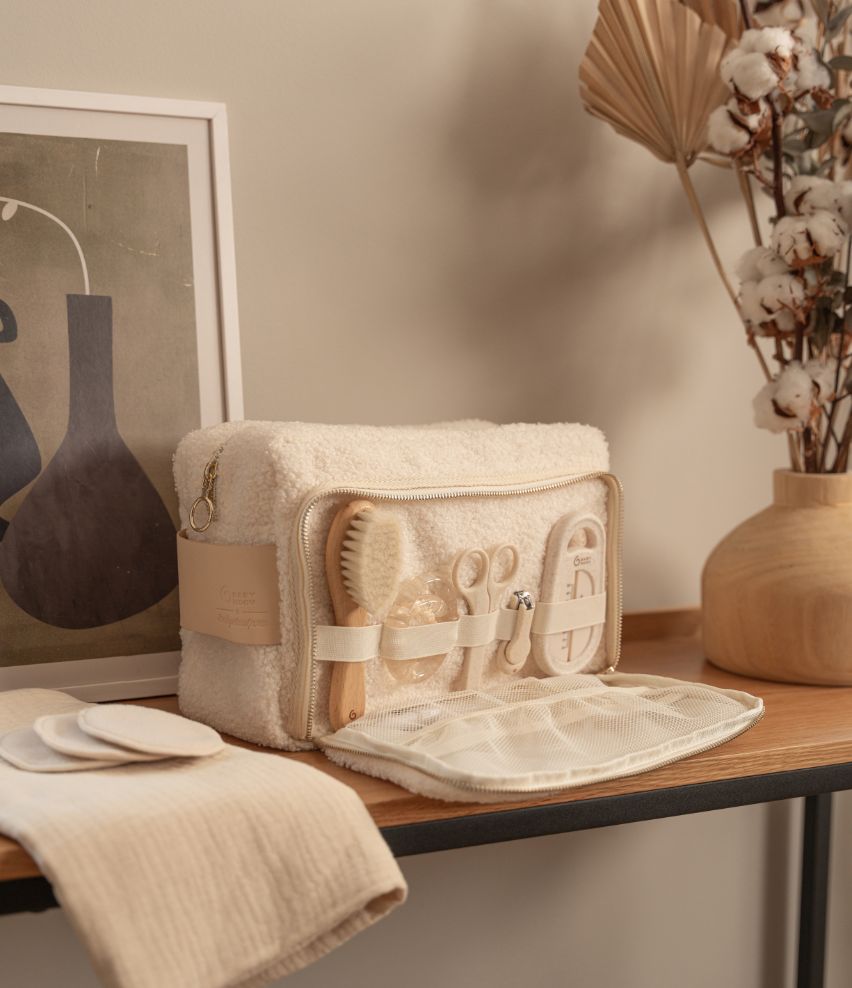 Curl White Shearling Baby Toiletry Bag